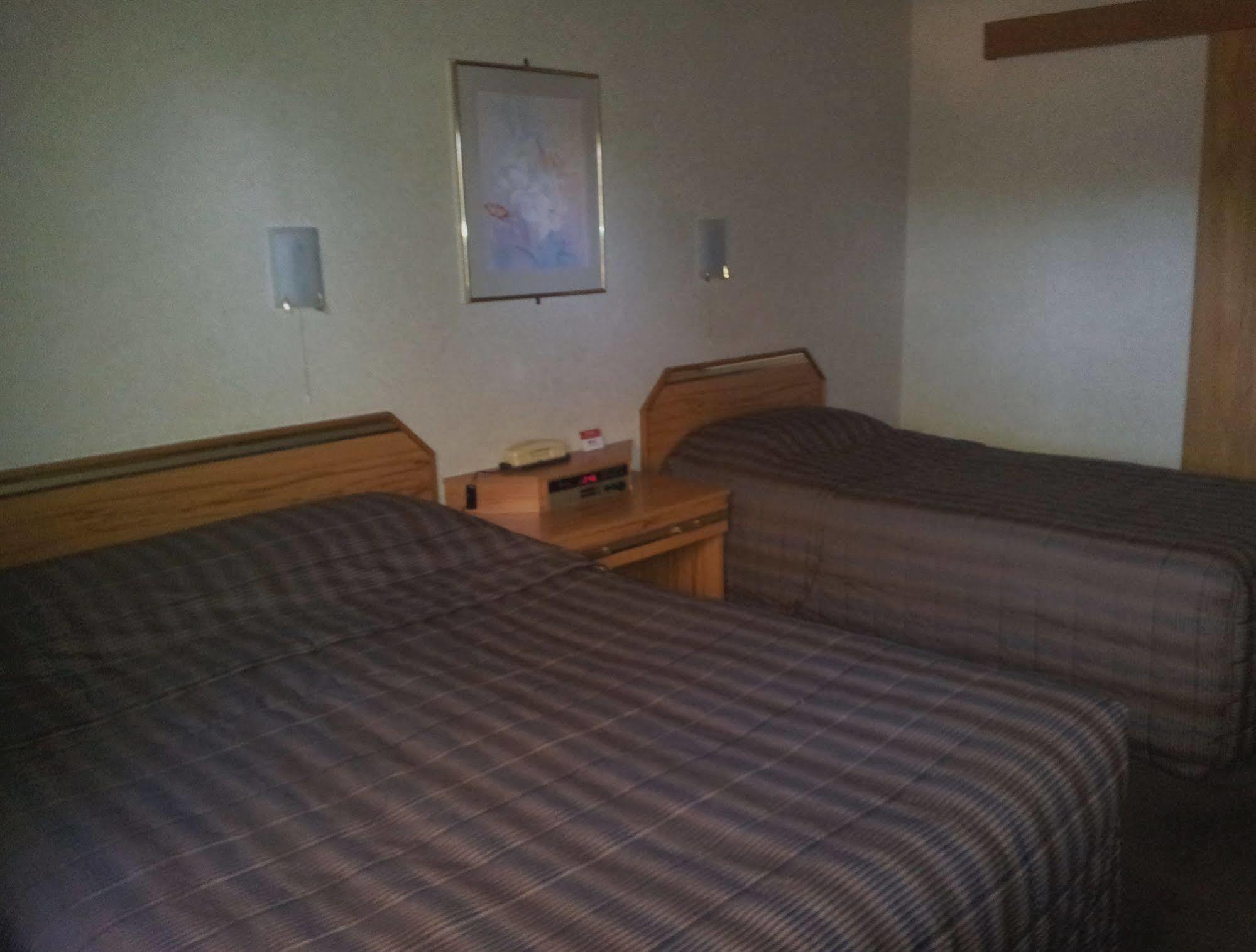 Fitzherbert Castle Motel Палмерстон-Норт Экстерьер фото